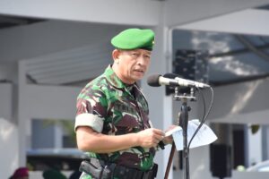 Pangdam III/Siliwangi Lepas 450 Personil Satgas Yonif Raider 300/BJW