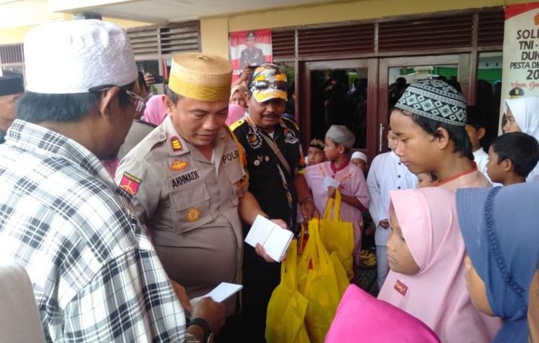 Polsek Kedungwaringin Santuni Anak YATIM-PIATU