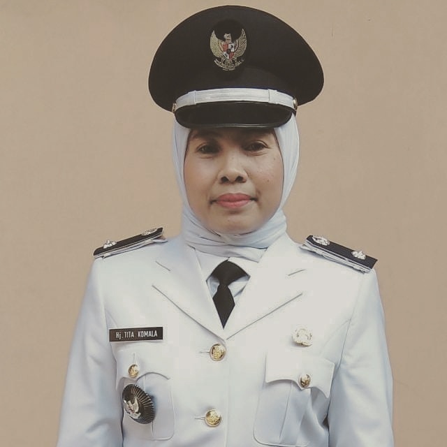 Kades Kedung Waringin Hj. Tita Komala, SPd.I
