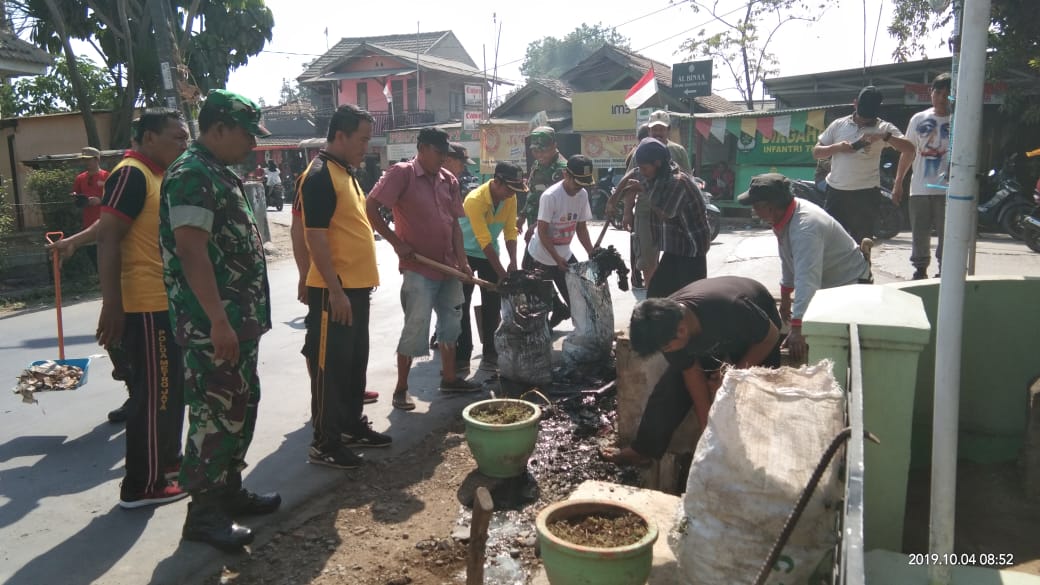 Kegiatan Jum’at Bersih, Koramil 13 Kedungwaringin Kabupaten Bekasi
