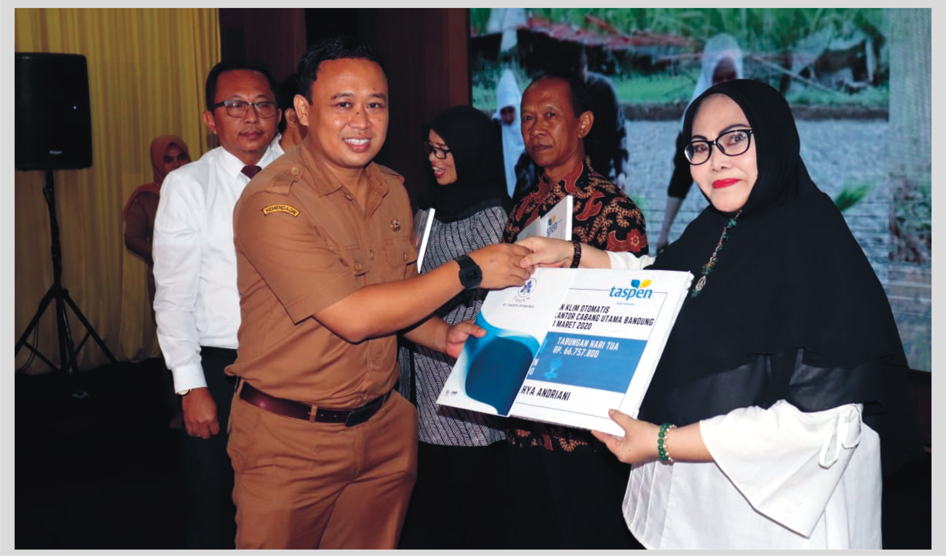 Jelang Pensiun, ASN Purwakarta Terima THT