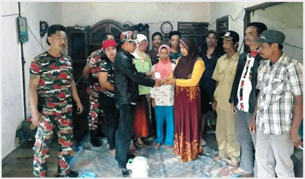 LMP Macab Cianjur Bagikan Paket Sembako Kepada Jompo dan Duafa