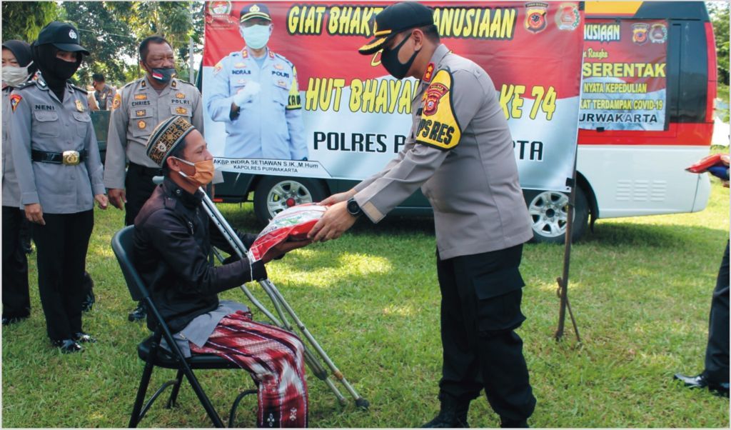 Jelang Hari Bhayangkara Ke 74 Polres Bantu Penyandang Disabilitas