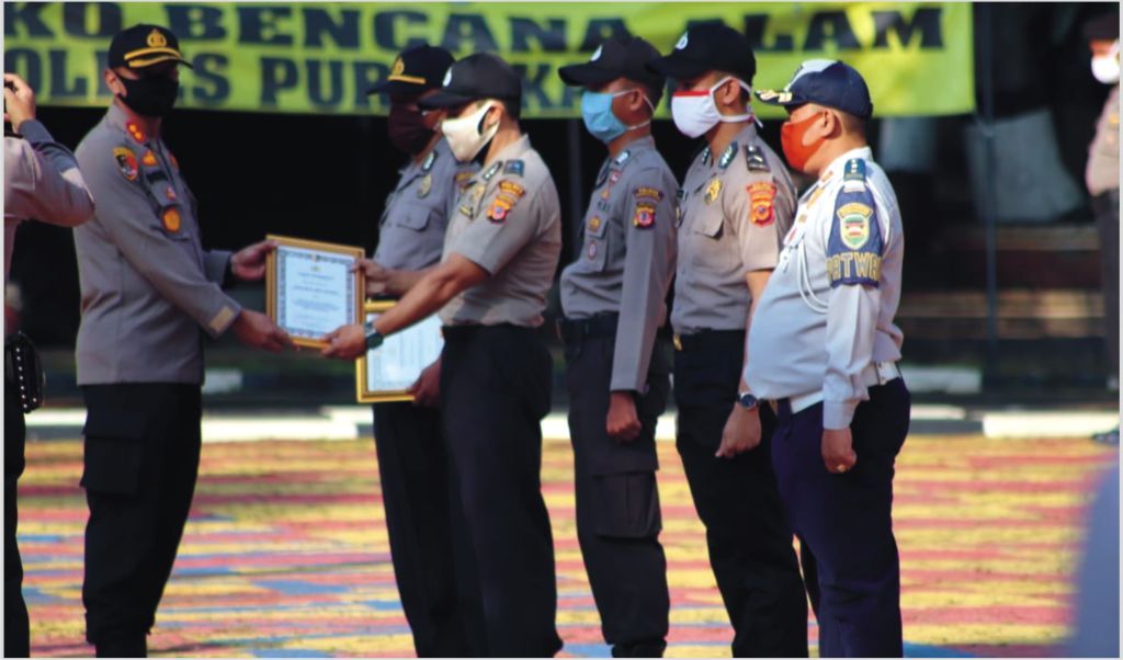 Sempat Duel, Polisi Lumpuhkan Pengedar Sabu dengan Tangan Kosong