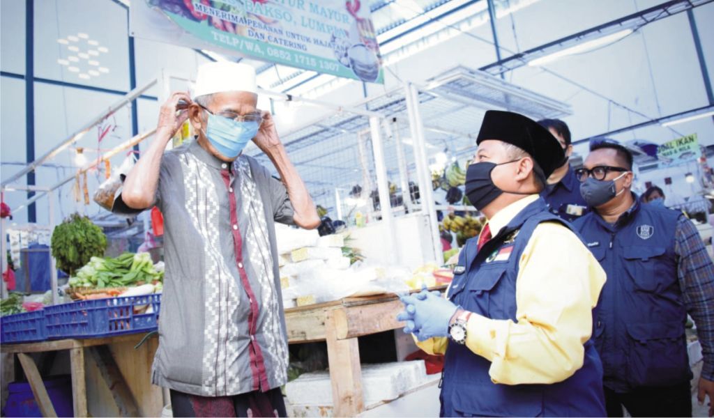 Uu Ruzhanul Tinjau Penerapan AKB Pasar Tradisional di Sukabumi