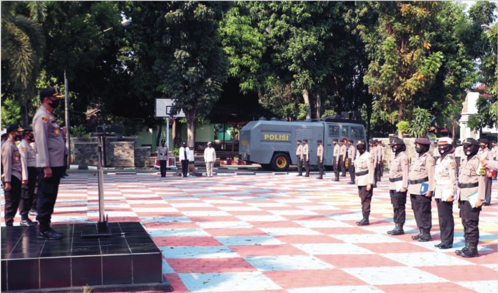 Pengucapan Tribrata dan Catur Prasetya Oleh Personil Polwan