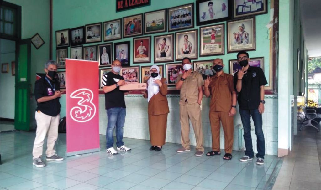 3 Indonesia Berikan Akses Internet bagi Pelajar dan Pengajar