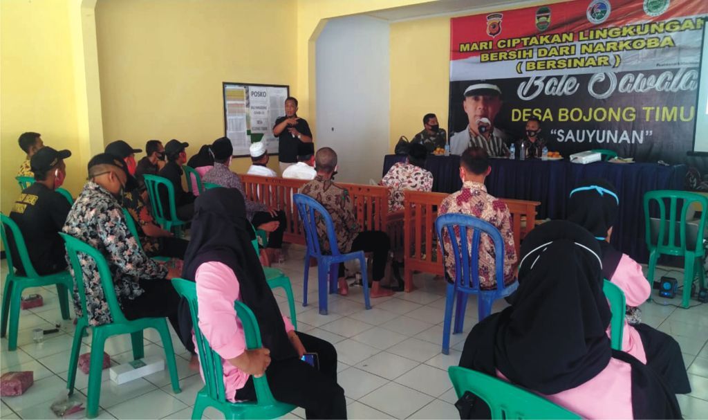 Satnarkoba Polres Purwakarta Sosialisasi Bahaya Narkoba di Desa Bojong Timur