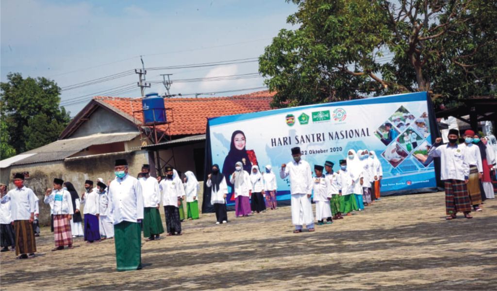 Wajib Sarungan dan Memakai Gamis Peringati HSN