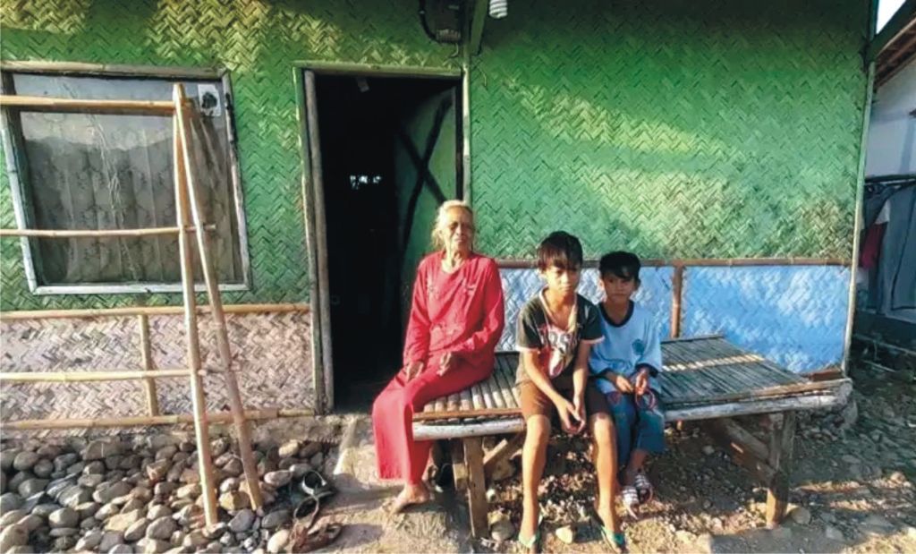 Nenek 72 Tahun Sering Puasa Untuk Mengurus 5 Cucu