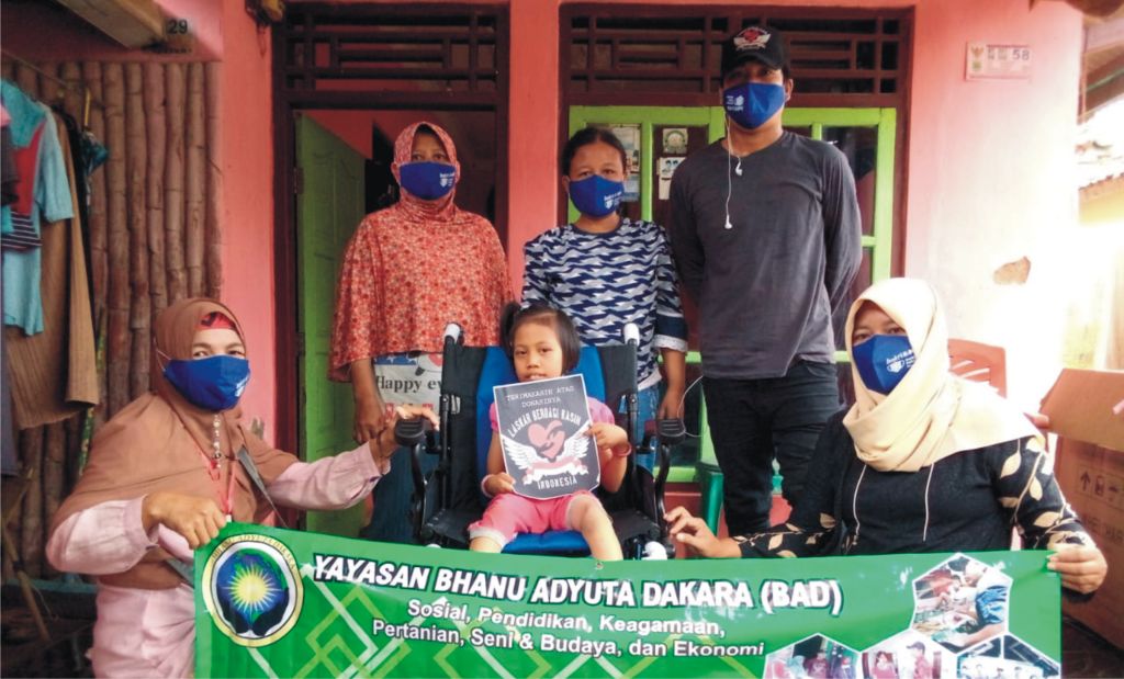BAD dan LBK Serahkan Kursi Roda untuk Penyandang Disabilitas
