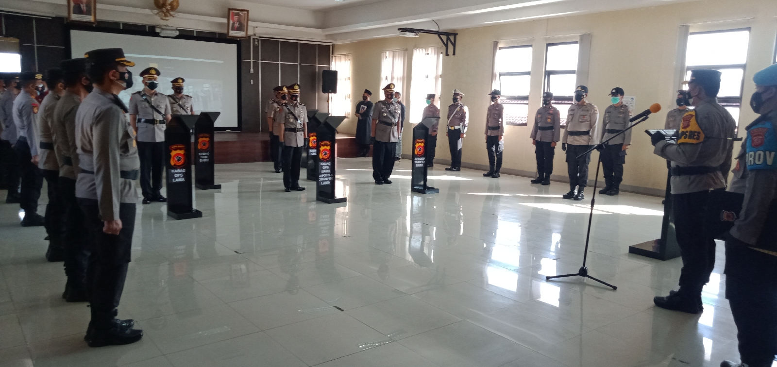 Sertijab 5 Jabatan di Lingkungan Polres Karawang
