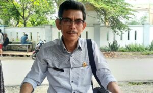 Peringati HUT PGRI Ke 76 Dan Hari Guru Nasional 2021, PGRI Kecamatan Karawang Barat Gelar Bakti Sosial