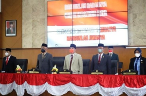 Rapat Paripurna DPRD Kota Cimahi Mendengarkan Pidato Kenegaraan Presiden Dalam HUT RI Ke-77 Tahun 2022Ā