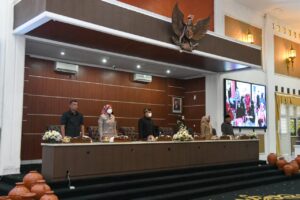 Paripurna, DPRD dan Pemda Purwakarta Sampaikan Dua Raperda