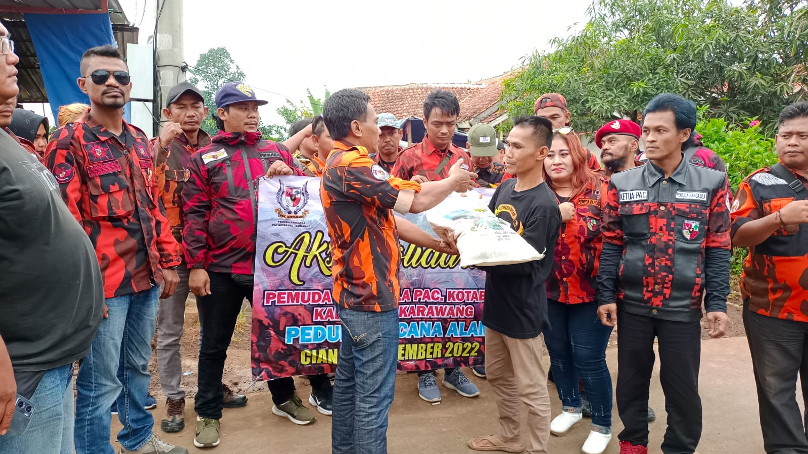 Ormas Pemuda Pancasila PAC Kotabaru Salurkan Bantuan Gempa Cianjur.