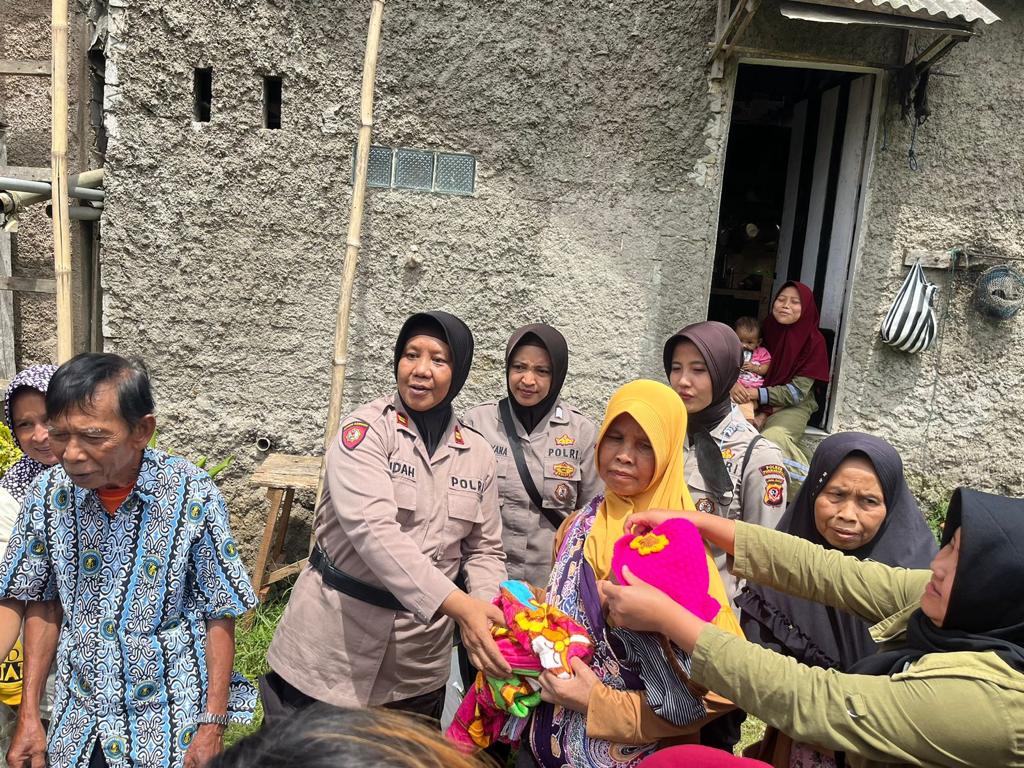 Jajaran Polres Purwakarta Terus Konsisten Membantu Warga Yang Terdampak Gempa di Cianjur