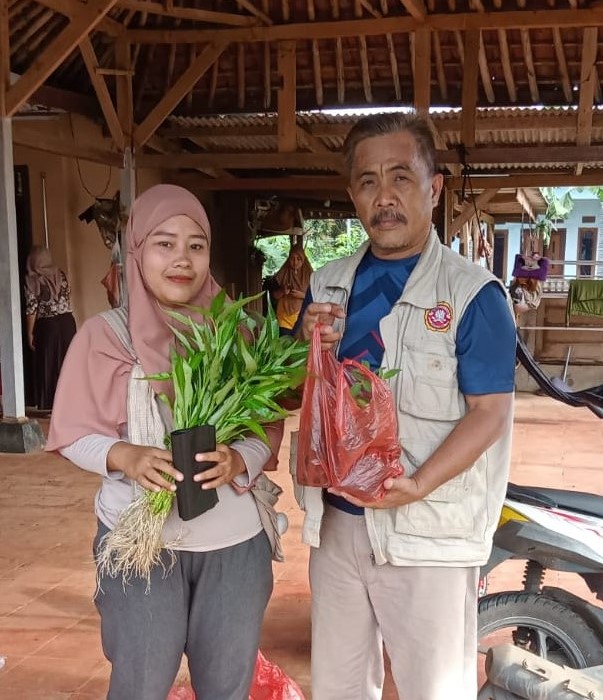 Kegiatan Posyandu Di Desa Tanjungsari Barat Di integarsikan Dengan Konsep Kelompok Tani Wanita
