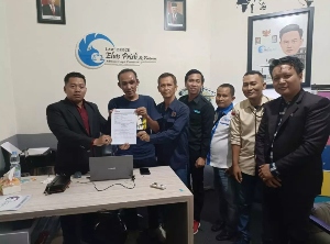 Patut Disayangkan!!! 3 Oknum Diduga Anggota Brimob Aniaya Wartawan PWI