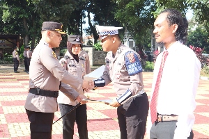 Berkat Prestasi 35 Personel Polres Purwakarta Dianugrahi Penghargaan