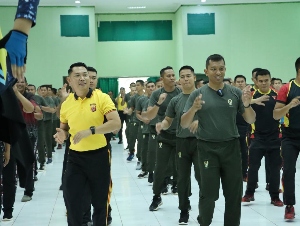 Bangun Sinergitas TNI-Polri di Purwakarta Menggelar Olahraga Bersama
