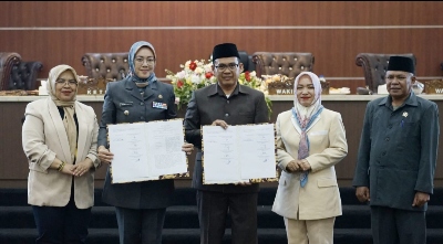 DPRD dan Bupati Purwakarta Memutuskan Setuju Dua Raperda Disahkan Menjadi Perda