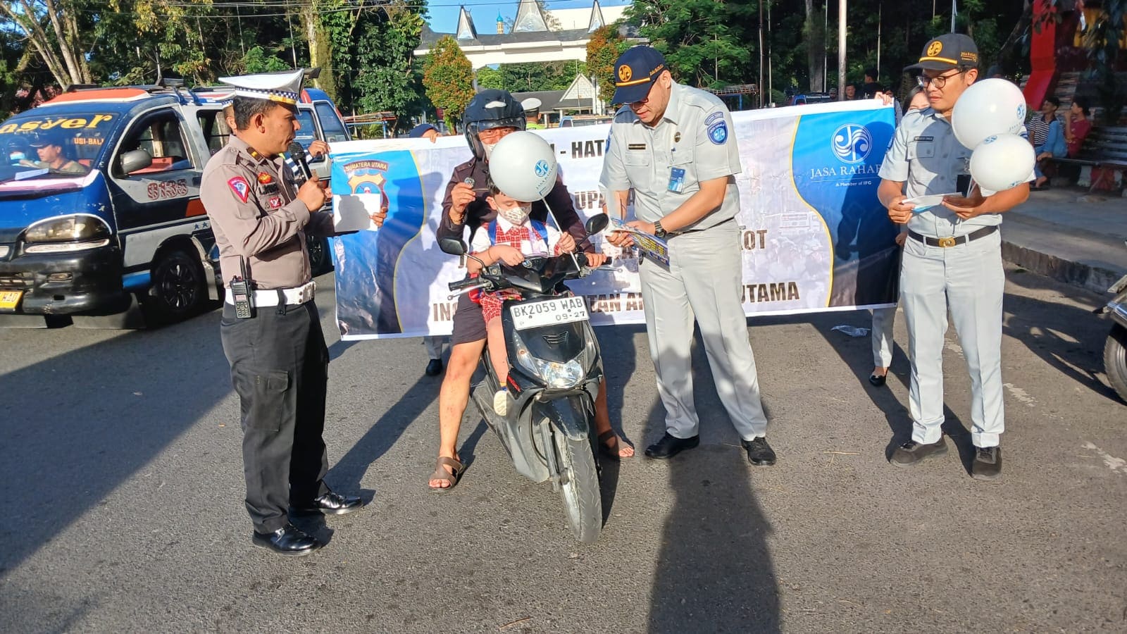SATLANTAS POLRES PEMATANG SIANTAR BERSAMA DENGAN PT JASA RAHARJA EDUKASI ADMINISTRASI DAN KESELAMATAN LALU LINTAS