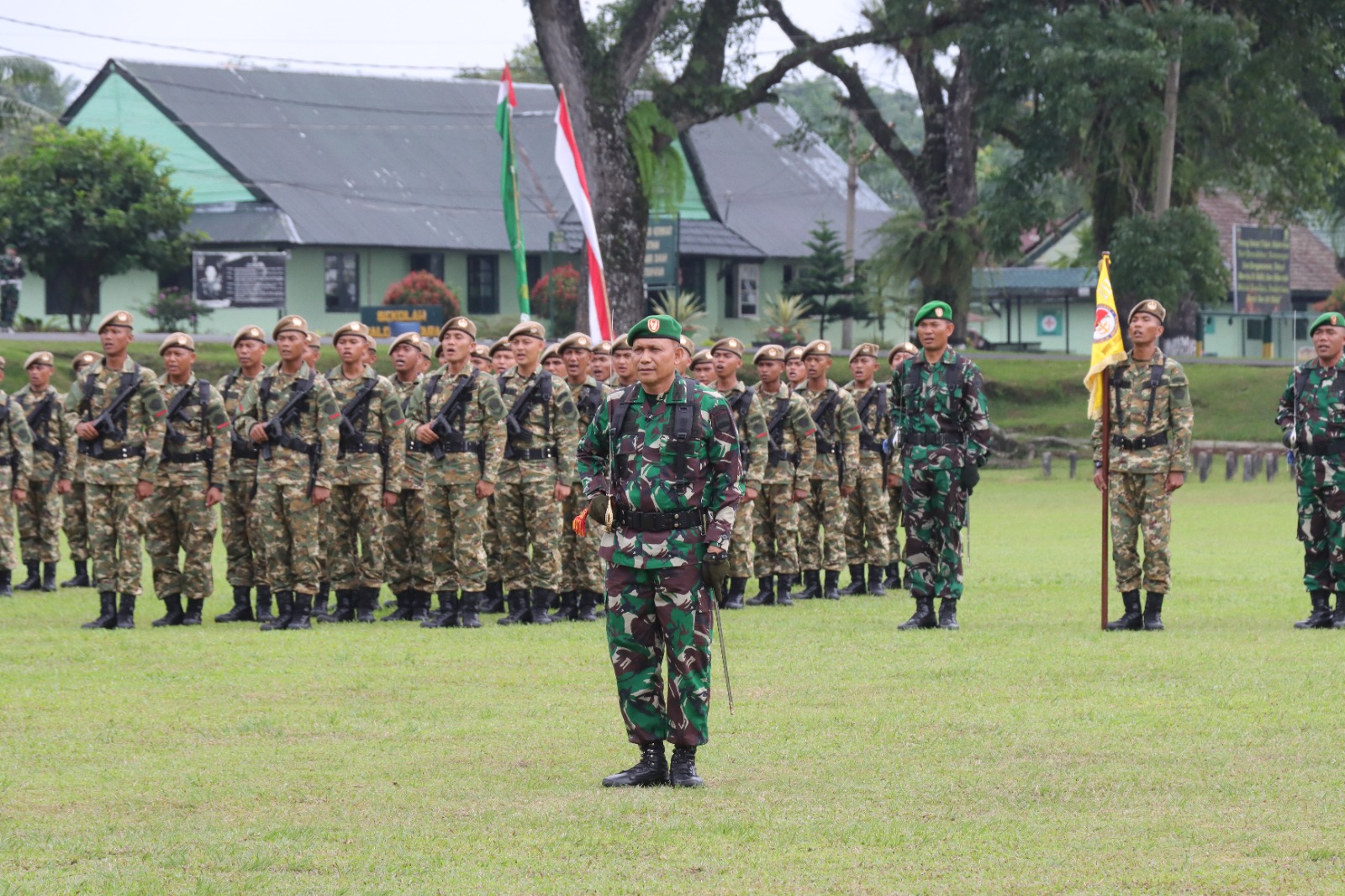 KAPOLRES PEMATANGSIANTAR HADIR DI UPACARA PENUTUPAN PELATIHAN DASAR KEMILITERAN KOMPONEN CADANGAN (KOMCAD)