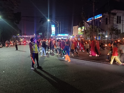 Menyambut 1 MUHARRAM 1445 H / 2023, Polres Pematang Siantar Giat PAM Pawai Obor