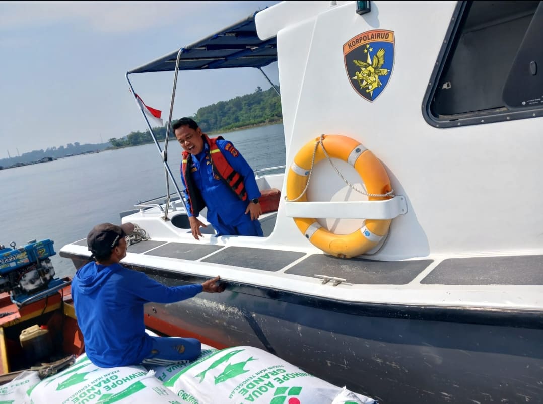 Rutin Lakukan Patroli Perairan, Satpolairud Polres Purwakarta Imbau Warga Untuk Tetap Waspada