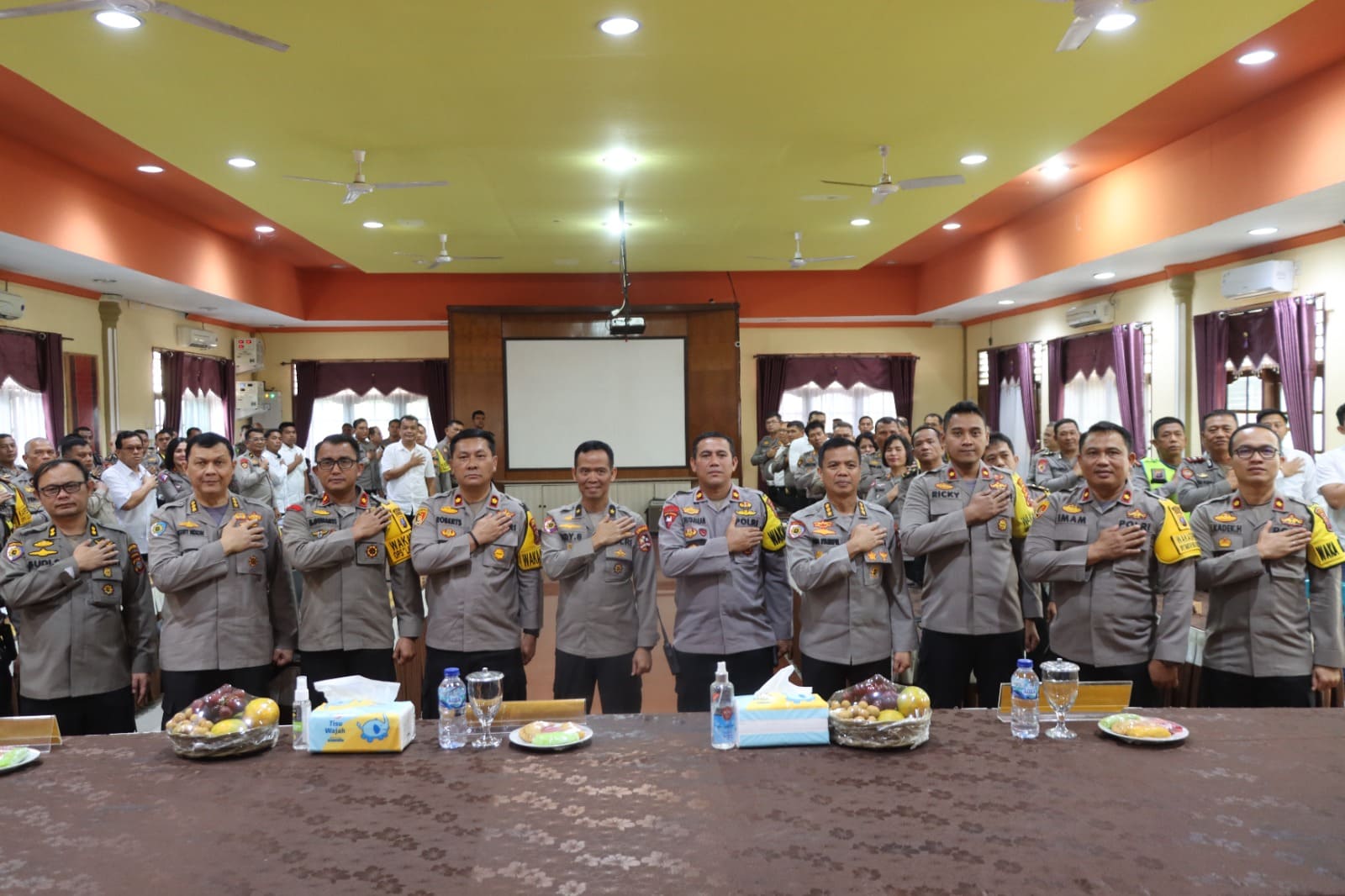 POLRES PEMATANG SIANTAR SAMBUT KUNJUNGAN KERJA TIM ITWASUM MABES POLRI WAS OPS MANTAP LILIN TOBA 2023