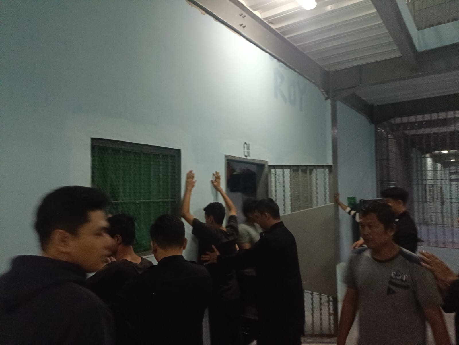 CEGAH GANGGUAN KEAMANAN DAN KETERTIBAN, LAPAS NARKOTIKA KELAS IIA PEMATANGSIANTAR MELAKSANAKAN RAZIA INSIDENTIL