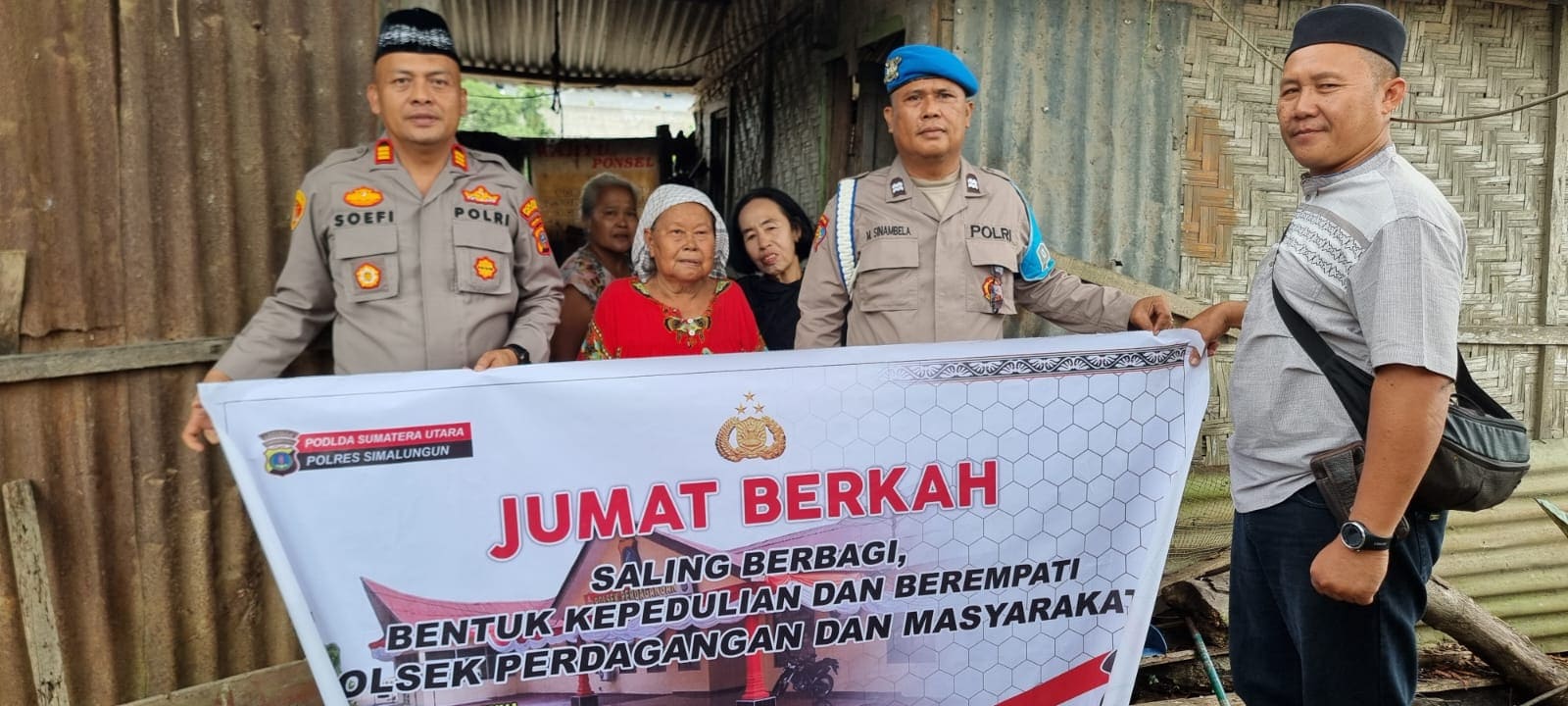 Polsek Perdagangan Berbagi Kebahagiaan dengan Masyarakat Kurang Mampu Melalui Jumat Barokah