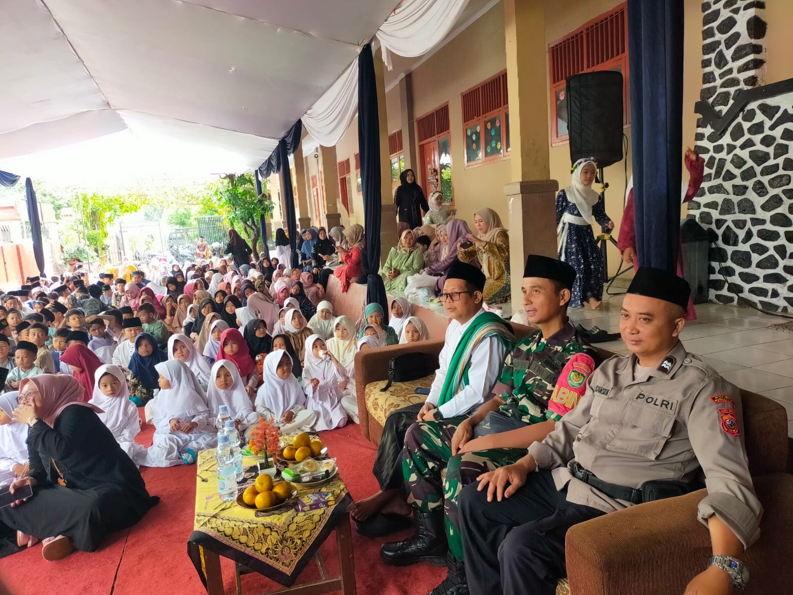 Sinergitas TNI Polri Di Purwakarta, Babinsa Dan Bhabinkamtibmas Polsek Plered Hadiri Peringatan Isra Mi’raj