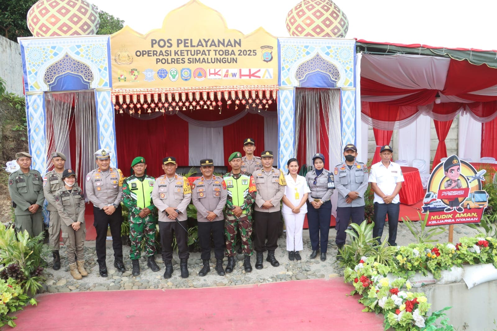 Kapolres Simalungun Pastikan Kesiapsiagaan Pos Pelayanan Pintu Tol Sinaksak pada Operasi Ketupat Toba 2025