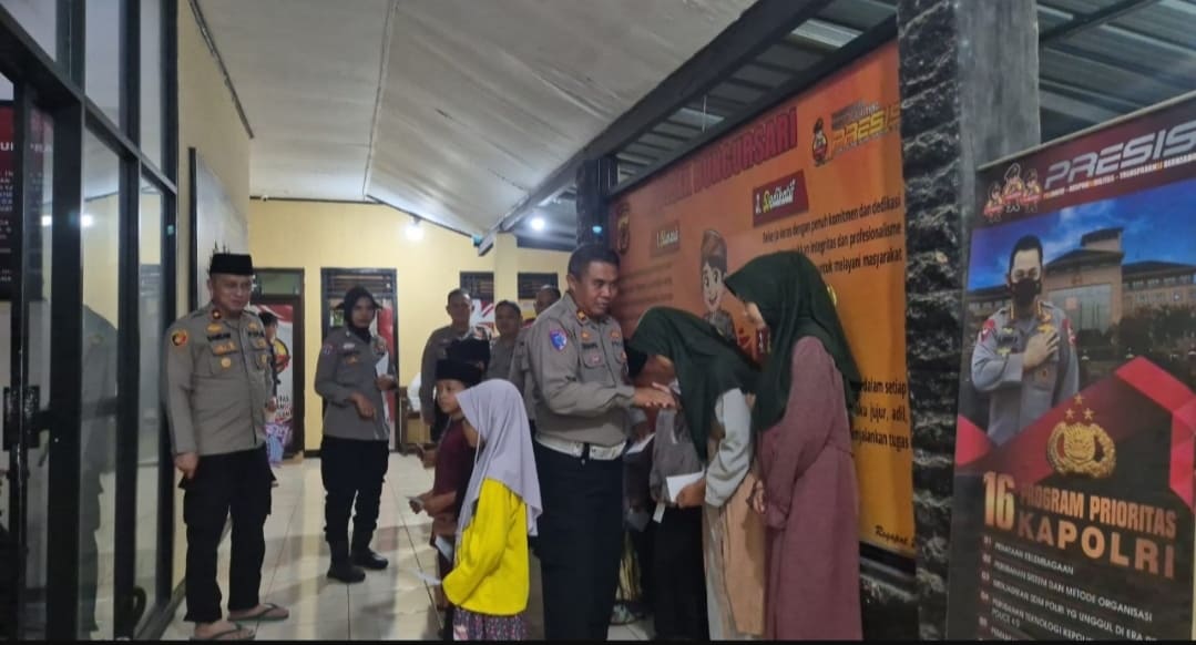 Polres Purwakarta Berbagi, Polsek Bungursari Gelar Santunan dan Ajak Anak Yatim Buka Puasa Bersama