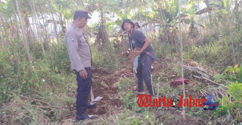 Dukung Program Ketahanan Pangan, Polisi Di Purwakarta Ajak Warga Manfaatkan Lahan