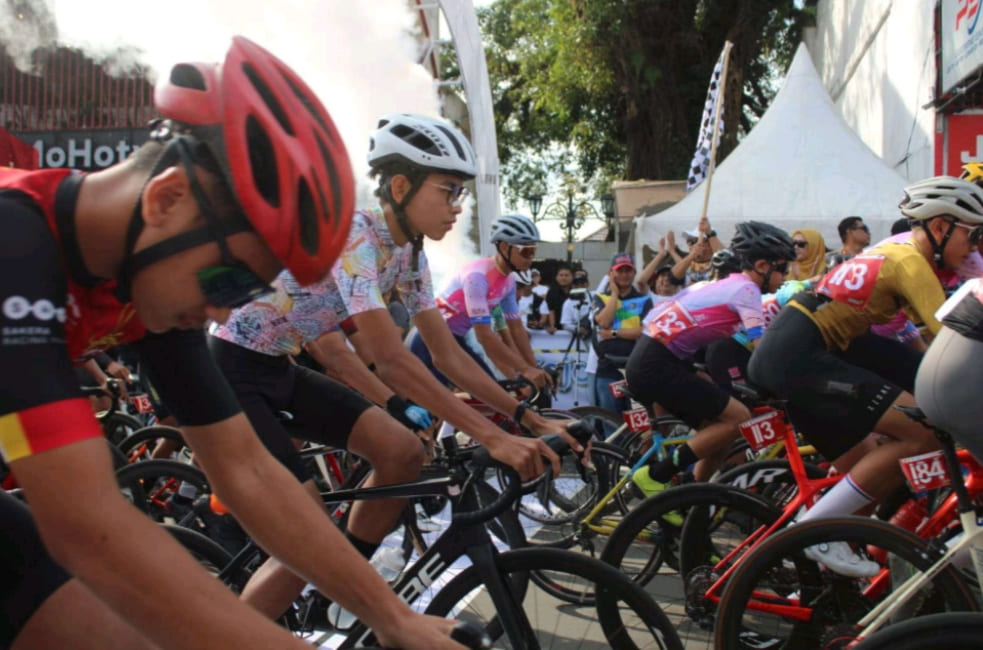 Tour de Linggajati Kuningan Panas! 375 Raider Adu Cepat di Rute 94,1 KM