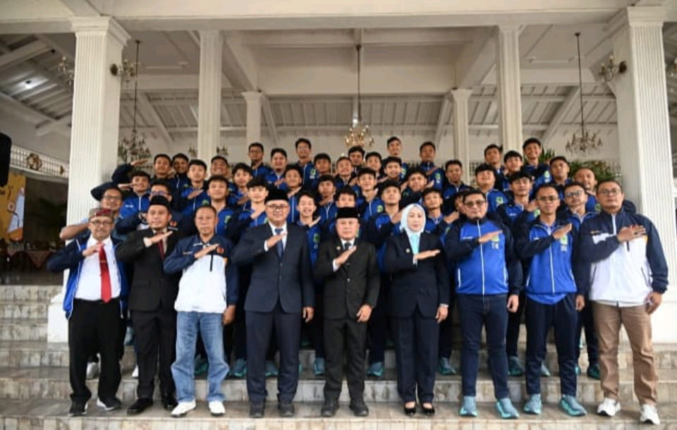 23 Atlet Putra dan 19 Putri Futsal Kuningan Dilepas Bupati untuk BK Porprov Jabar XV 2025