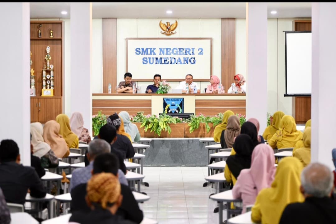 Apresiasi Komisi V terhadap Program Kewirausahaan di SMKN 2 Kabupaten Sumedang