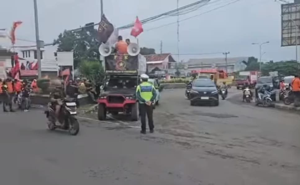 Polres Karawang Pastikan Keamanan dan Kenyamanan Aksi Unjuk Rasa Buruh