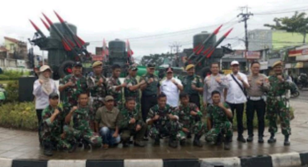 Bundaran Jati Cimahi Kini Dihiasi Tiga Meriam Raphael