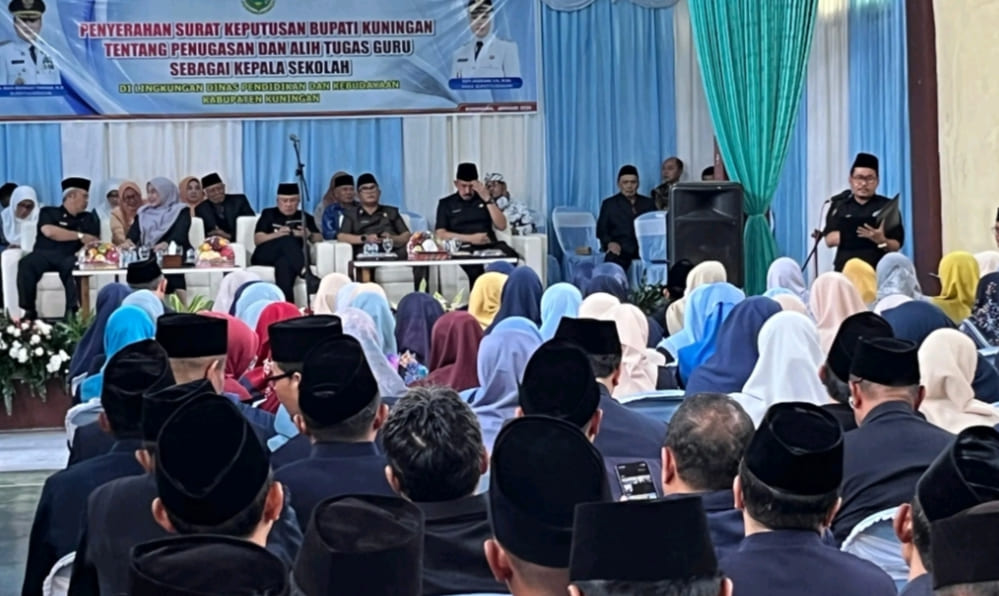 Bupati Kuningan Lantik 218 Kepala Sekolah di Cilimus