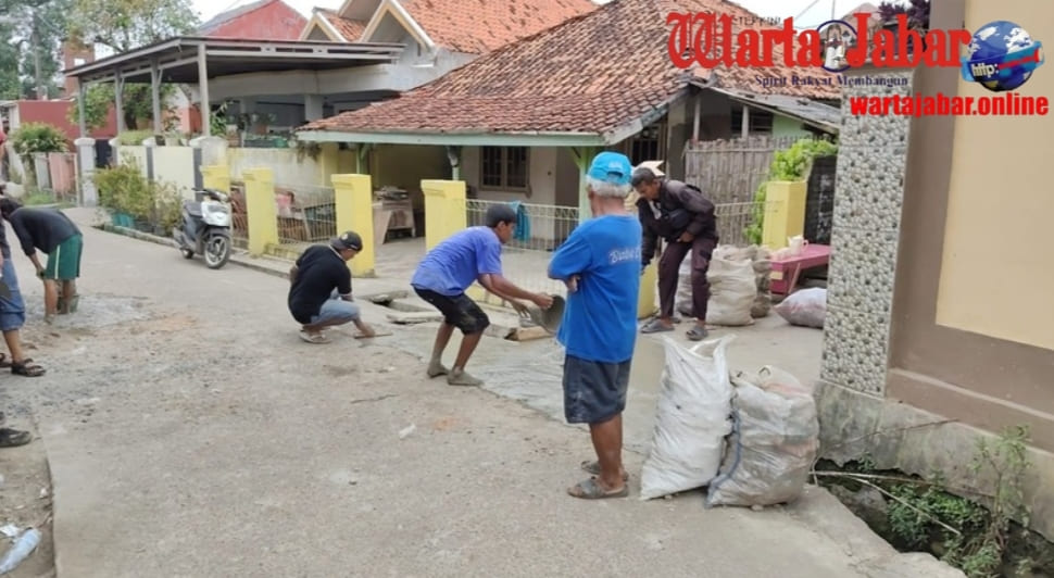 Warga Sukaseuri Kompak! Patungan Perbaiki Gorong-Gorong Jadi Jalan, Akses Kini Lebih Aman