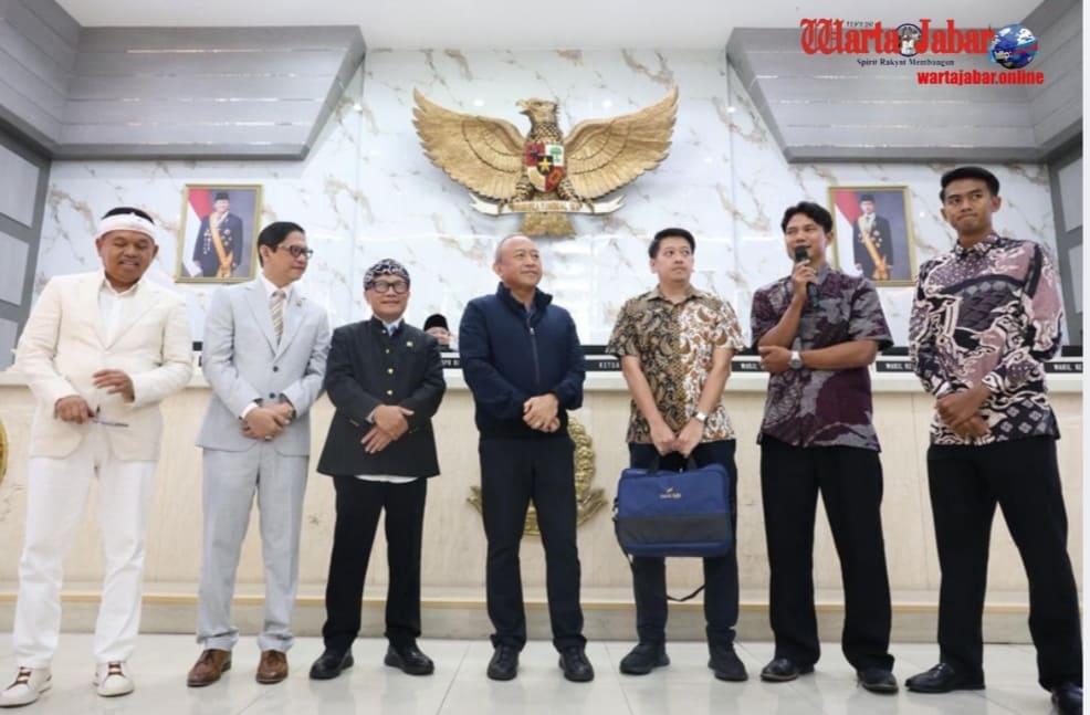 DPRD Jabar Apresiasi Dedi Mulyadi Beri Uang Kadeudeuh Rp1 Miliar untuk Persib Bandung