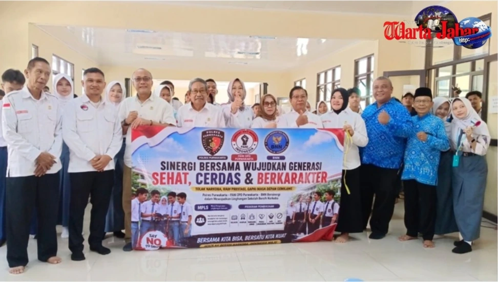 Satres Narkoba Polres Purwakarta Edukasi Pelajar SMA 1 Pasundan tentang Bahaya Narkoba Melalui Sosialisasi P4GN