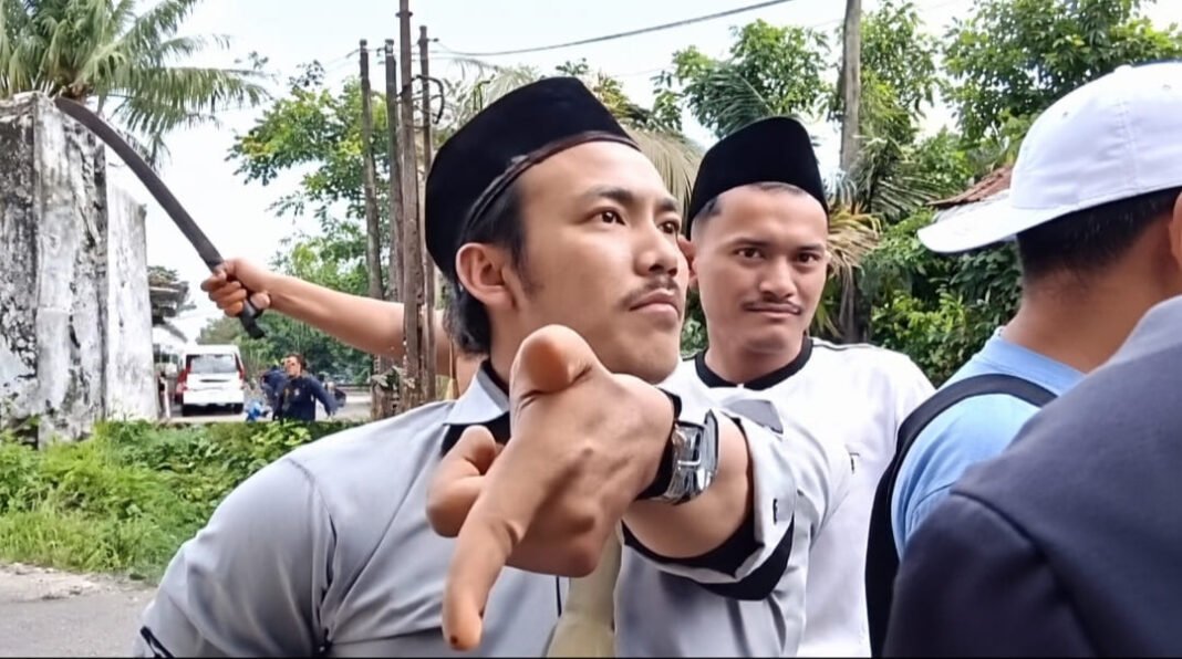 HEBOH! Mengaku Pemuda Setempat, Hentikan Ibadah hingga Viral